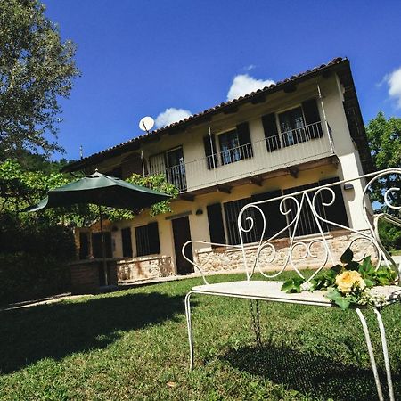 Cascina Flino Apartment Diano d'Alba Luaran gambar